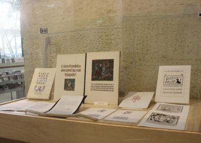 Photo de l'exposition sur l'œuvre de Max-Philippe Delavouët à Arles