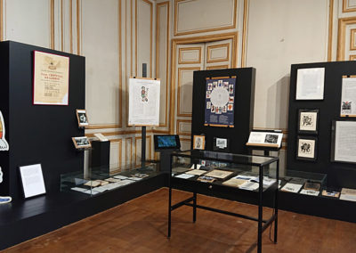 Photo de l'exposition sur l'œuvre de Max-Philippe Delavouët à Avignon